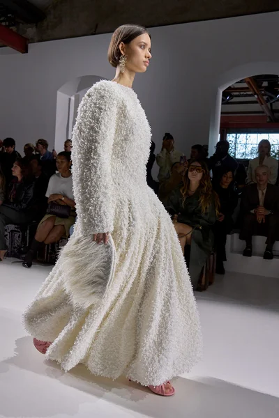 Look 19